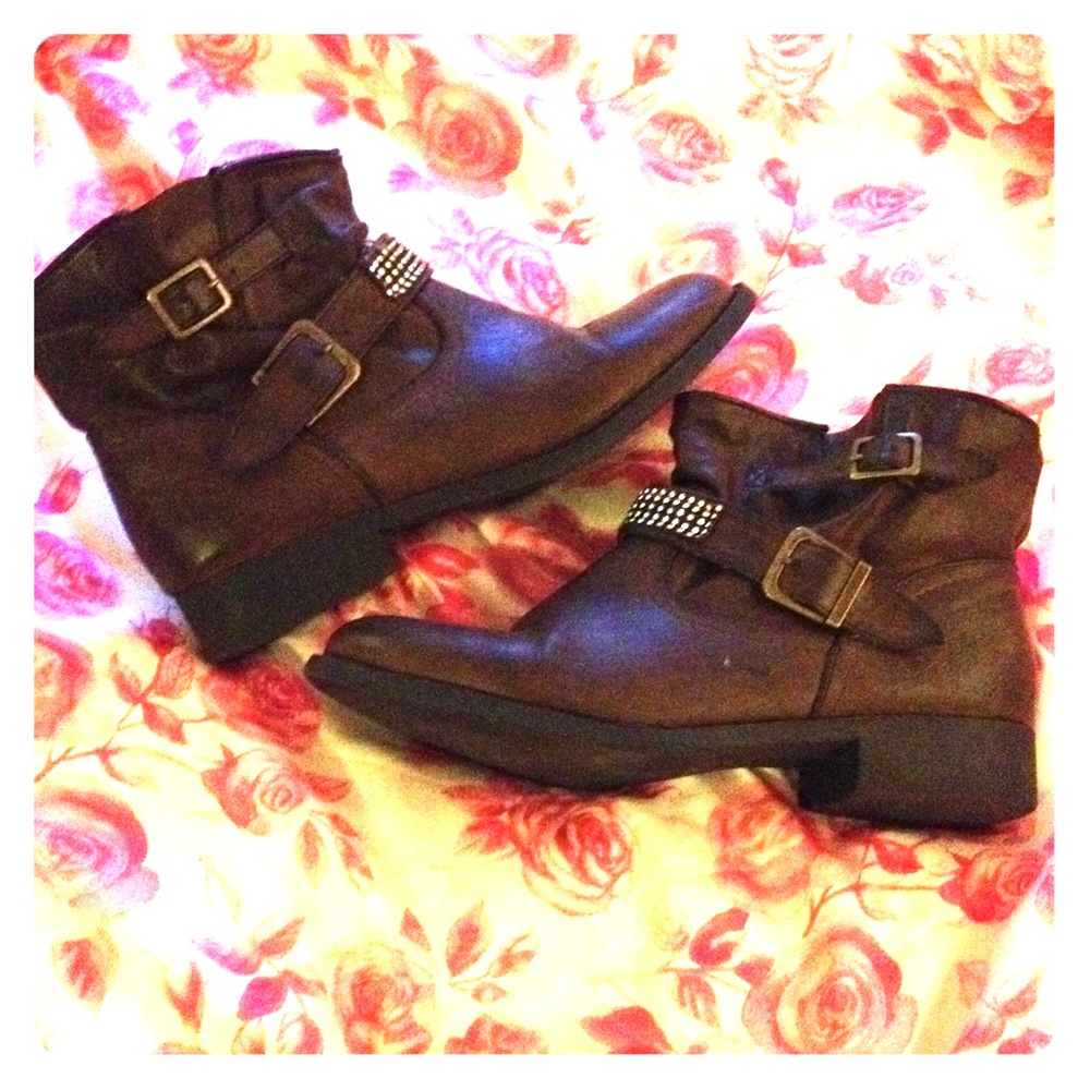 Cute boots!